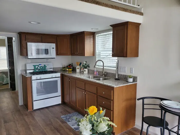 Granite Bay Mobile Home Park Picture 4