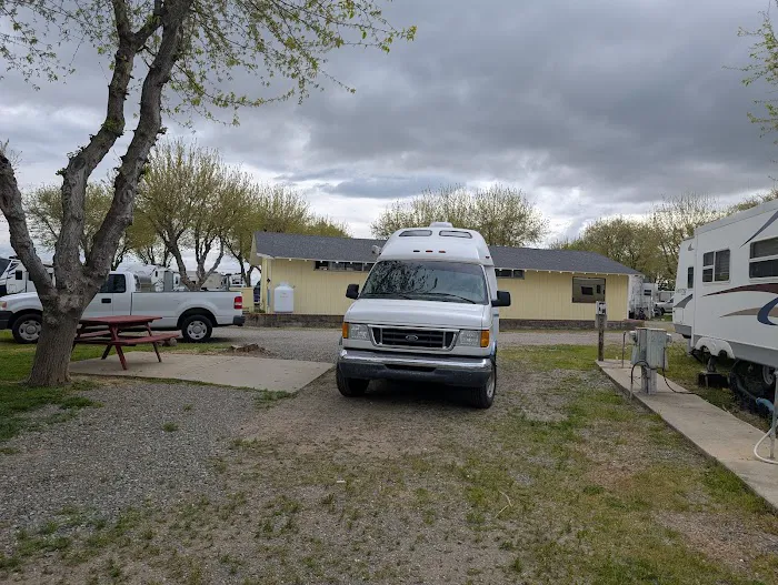 Happy Time RV Park Picture 5