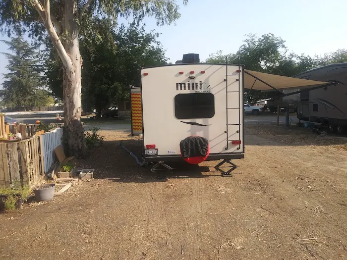 Campers Inn RV Park Picture 10