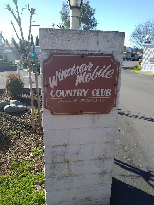 Windsor Mobile Country Club Picture 8