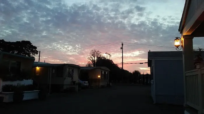 Grande Mobile Manor Picture 2
