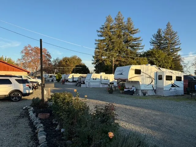 Roseville RV Park Picture 2