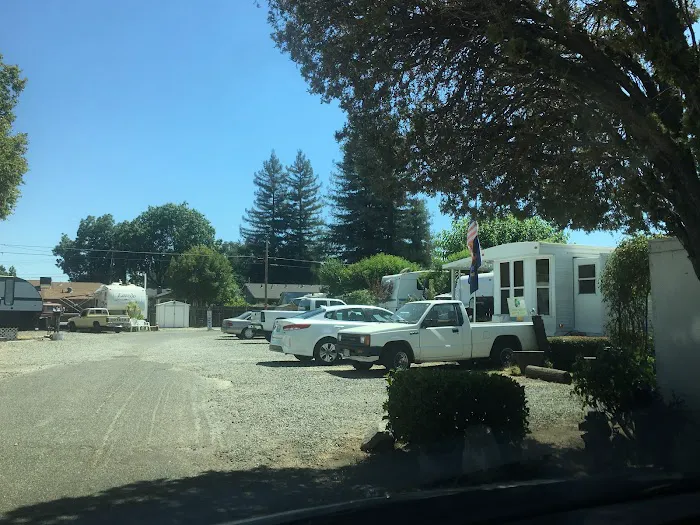 Rose-Villa Trailer Park Picture 1