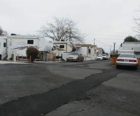 Royal Oaks Mobile Park