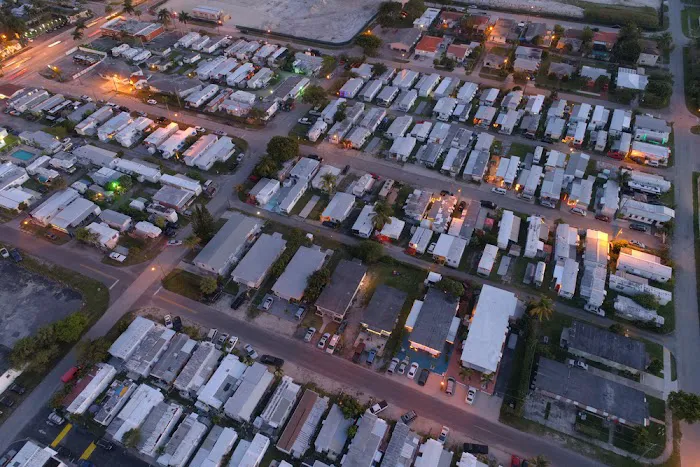 Almond Grove Mobile Home Park Picture 2