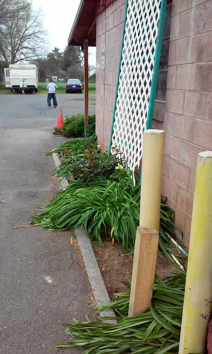Almond Grove Mobile Home Park Picture 7