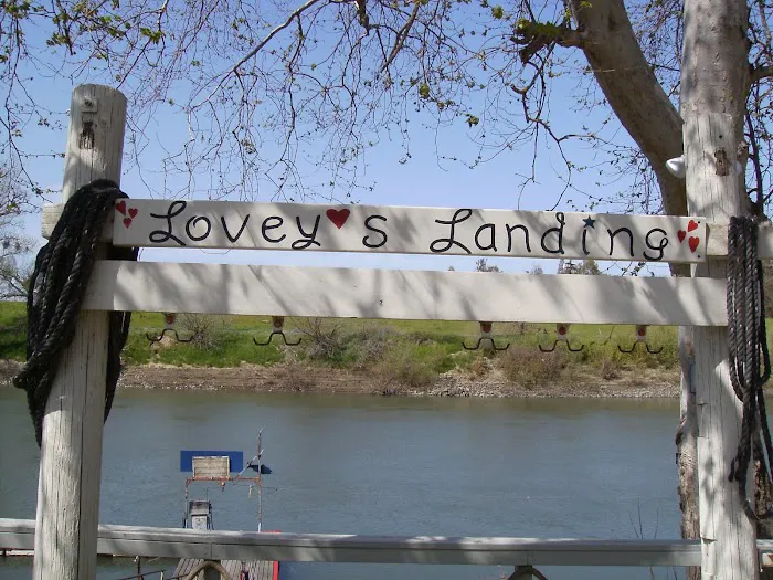 Lovey's Landing RV park Picture 2