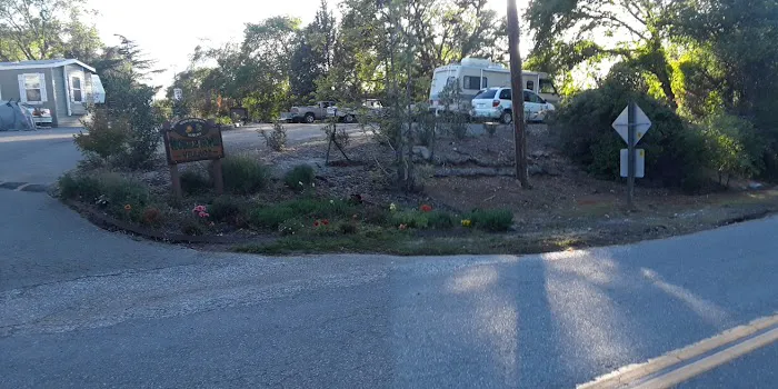Auburn Mobile Home Village Picture 4