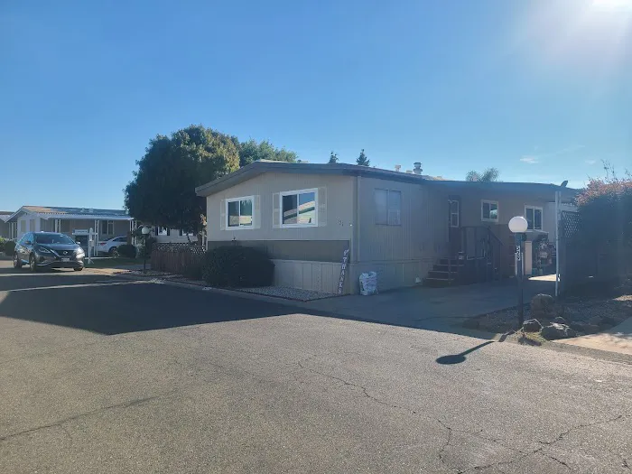 Village Green Mobile Home Park Picture 6