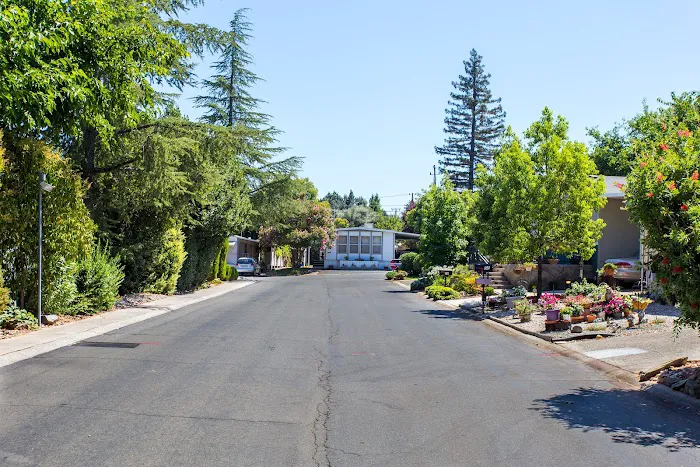 Edgewood Mobile Home Village Picture 1