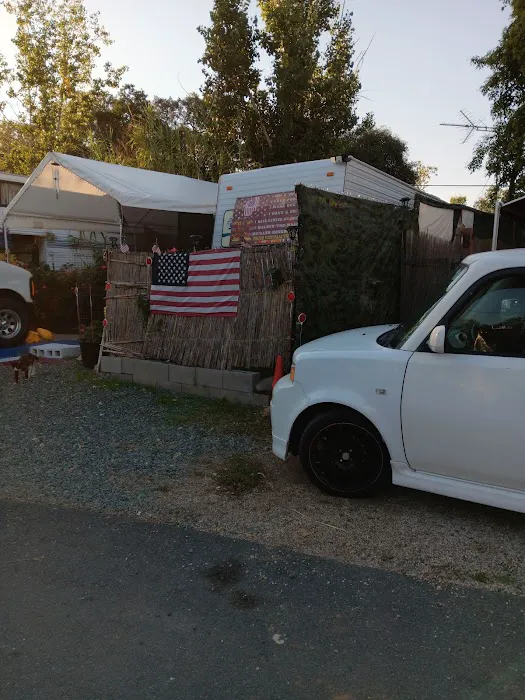 Flanigan Mobile Home Park Picture 6
