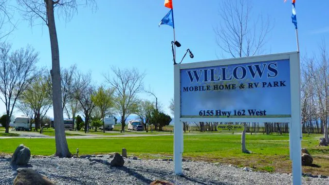 Willows Mobile Home & RV Park Picture 9
