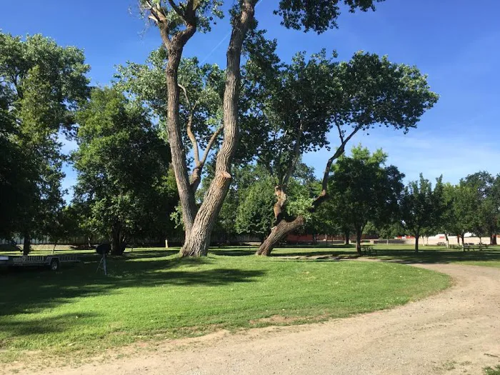 Riffles RV Park & Campground Picture 3