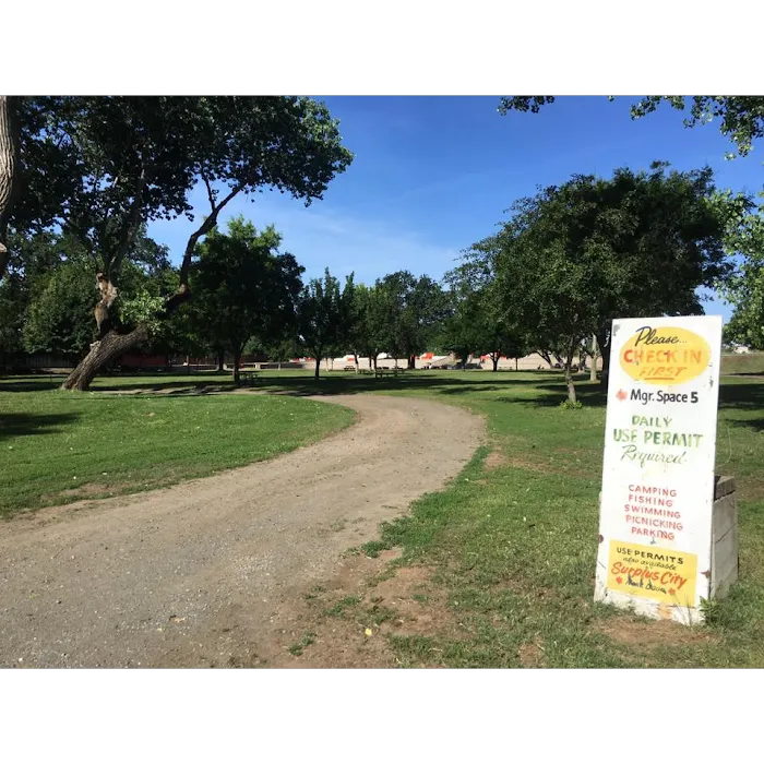 Riffles RV Park & Campground Picture 6