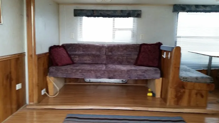 Villa Seville Mobile Home Park Picture 4