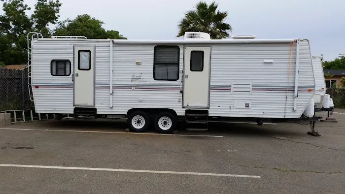Villa Seville Mobile Home Park Picture 8