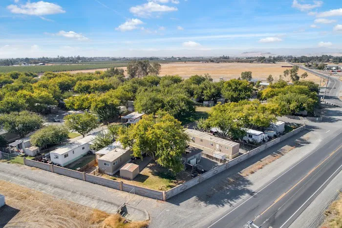 Orland Oaks Mobile Home Park Picture 2