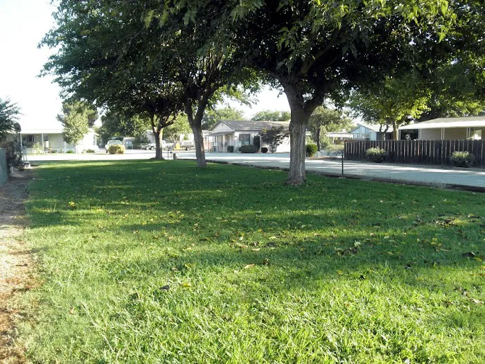 Black Butte Mobile Home Park Picture 7
