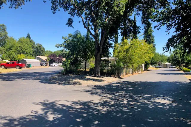 Hamilton City Mobile Home Community Picture 8