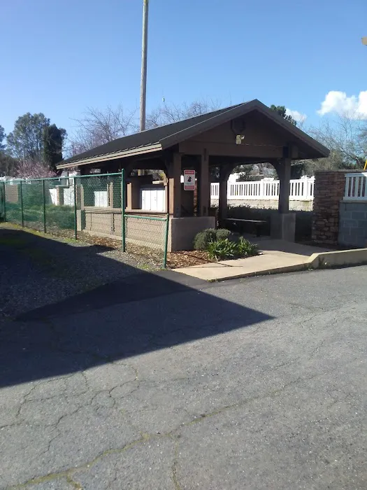 Golden Feather Mobile Home Park Picture 5