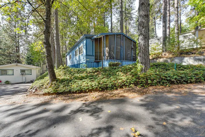 Grass Valley Mobile Home Village Picture 2