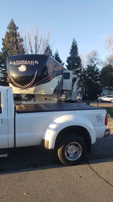 Almond Tree RV Park Picture 7