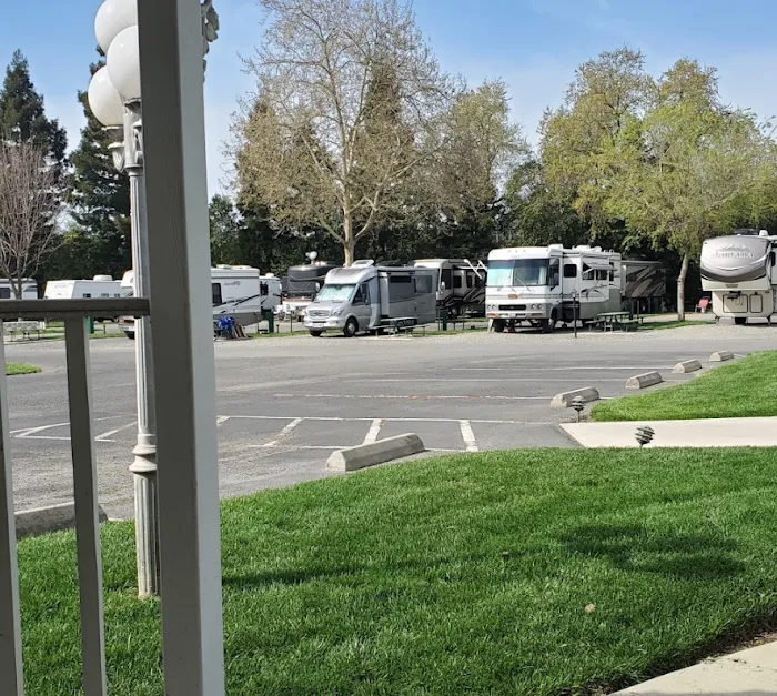 Almond Tree RV Park Picture 6