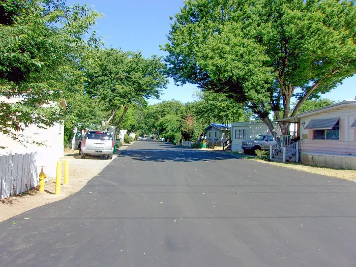 Chico Mobile Home Park Picture 7