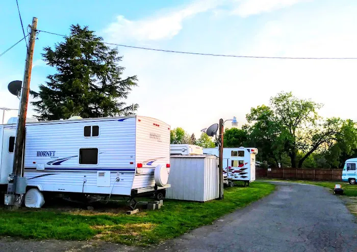 Paramount RV and Trailer Park Picture 2