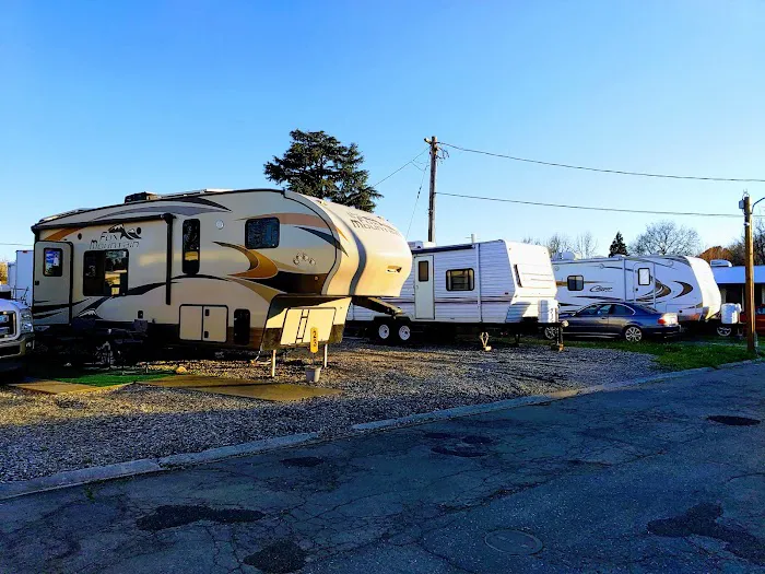 Paramount RV and Trailer Park Picture 3