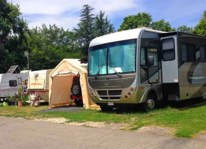 Paramount RV and Trailer Park Picture 5