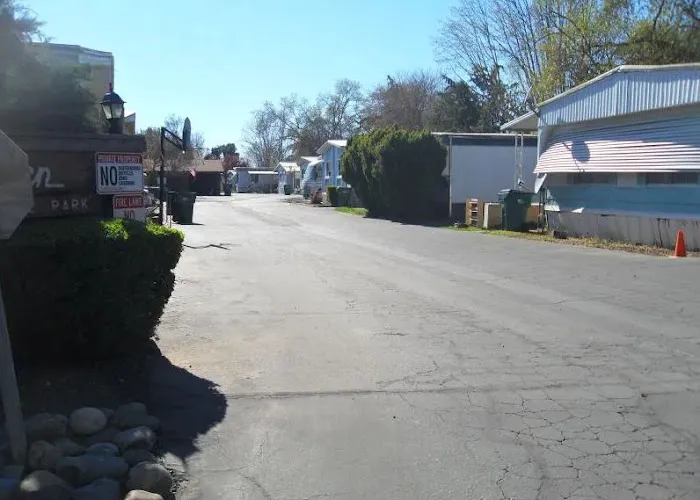 Lassen Mobile Home Park Picture 3