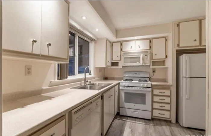 Coach House Mobile Estates Picture 1