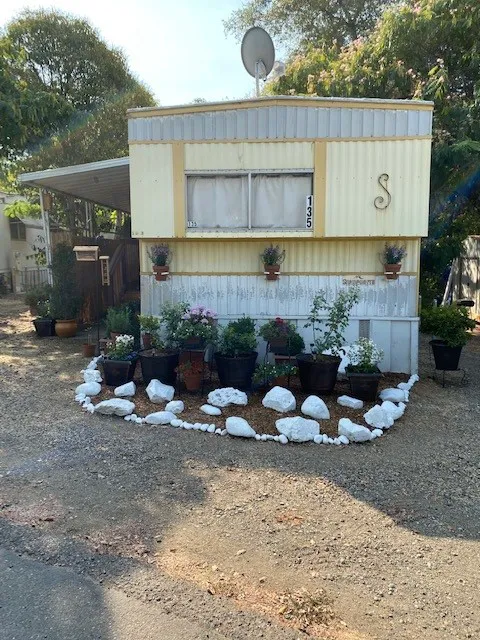 Pleasant Valley Manufactured Home Community Picture 4