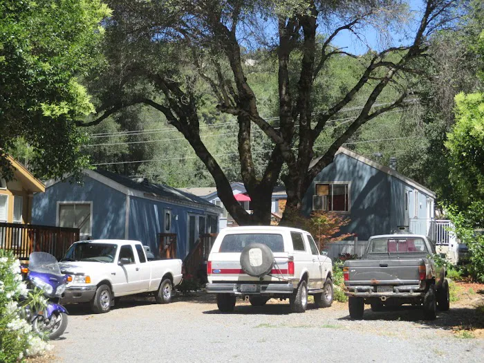 Blackberry Meadows Mobile Home Park Picture 3