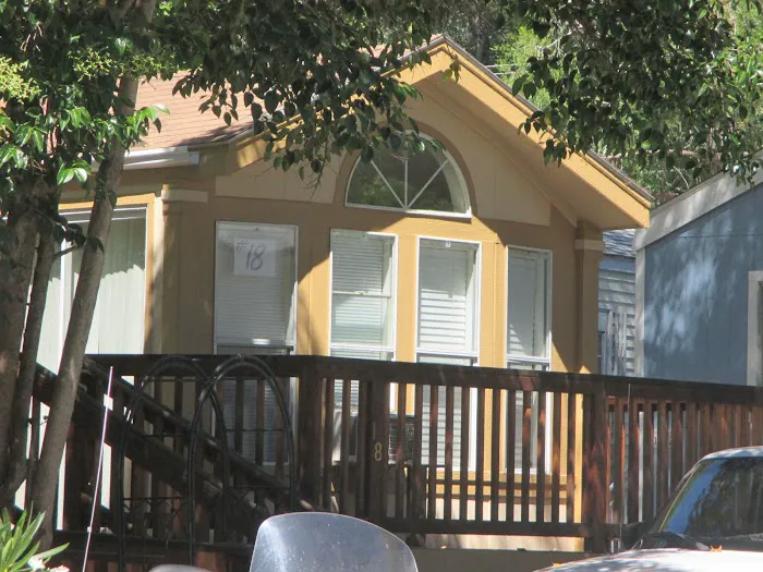 Blackberry Meadows Mobile Home Park Picture 4