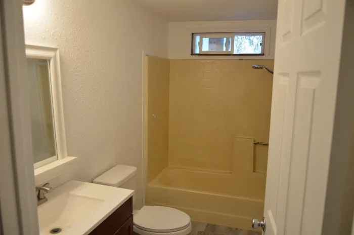 Mobile Heights Manor Picture 1
