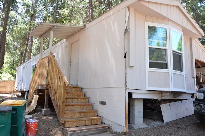 Mobile Heights Manor Picture 3