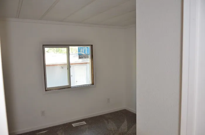 Mobile Heights Manor Picture 7