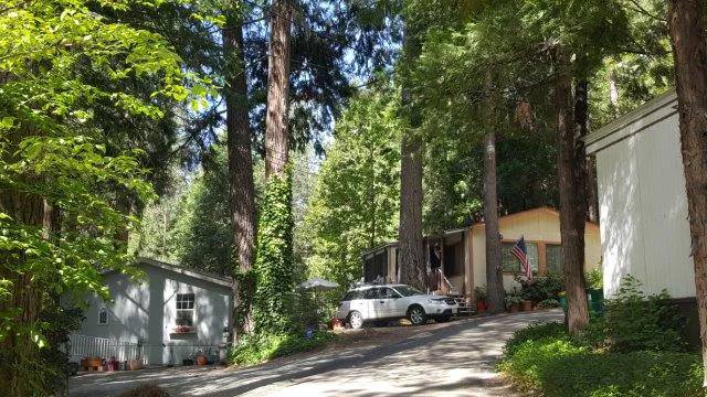 Bonanza Mobile Home Park Picture 9