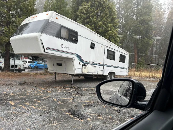 Whispering Pines Mobile Home Park Picture 7