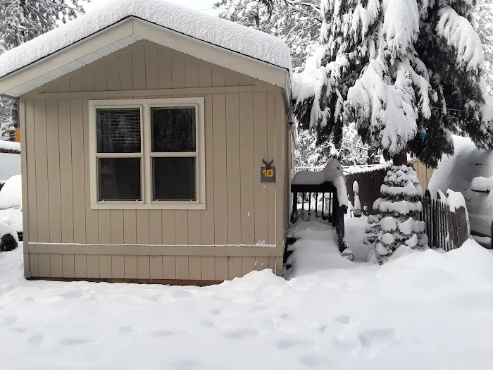 Pinecrest Mobile Home Park Picture 2