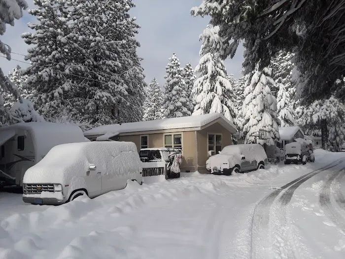 Pinecrest Mobile Home Park Picture 6