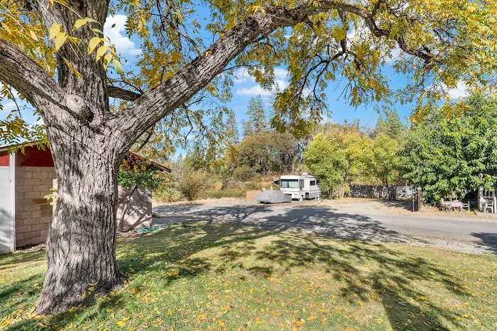 Gold Country Mobile Home & RV Park Picture 4