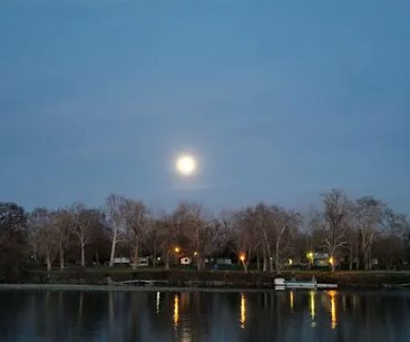 The River Lodge RV Park