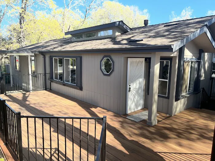 Lake Oaks Senior Mobile Home Picture 3