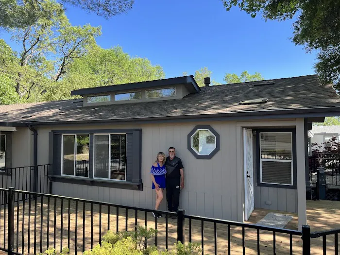Lake Oaks Senior Mobile Home Picture 2