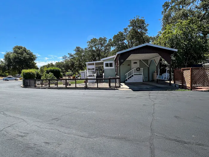 Oak Lane Mobile Village Picture 2