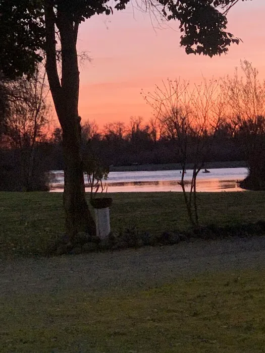 Hunters Resort: Mobile home and RV park. A Riverfront Adult Community Picture 5