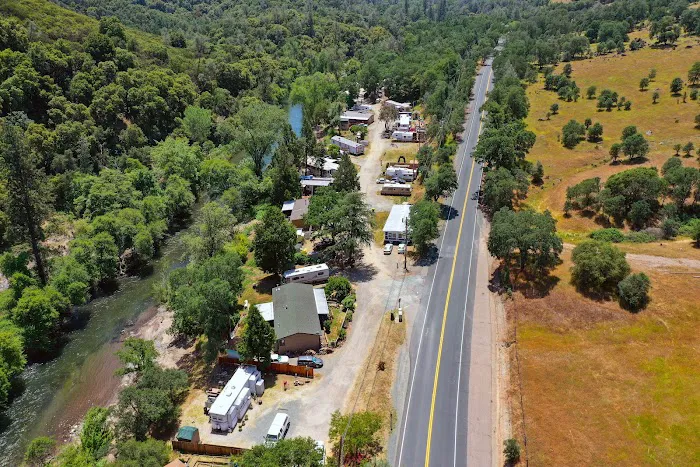 Gold Beach Manufactured Housing Community Picture 2